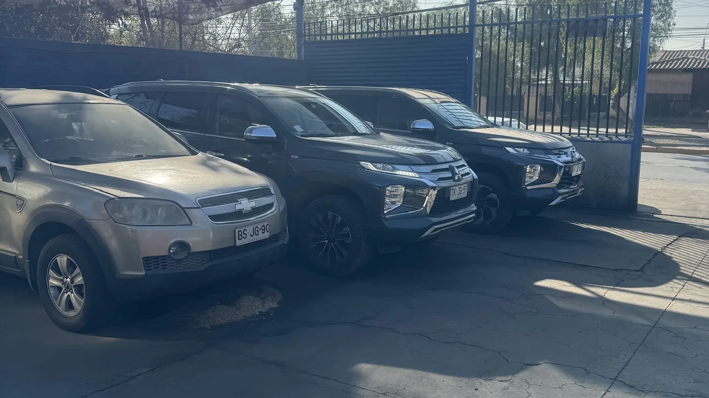 Camionetas y furgones de flota en atención en Multiservicio Automotriz SB